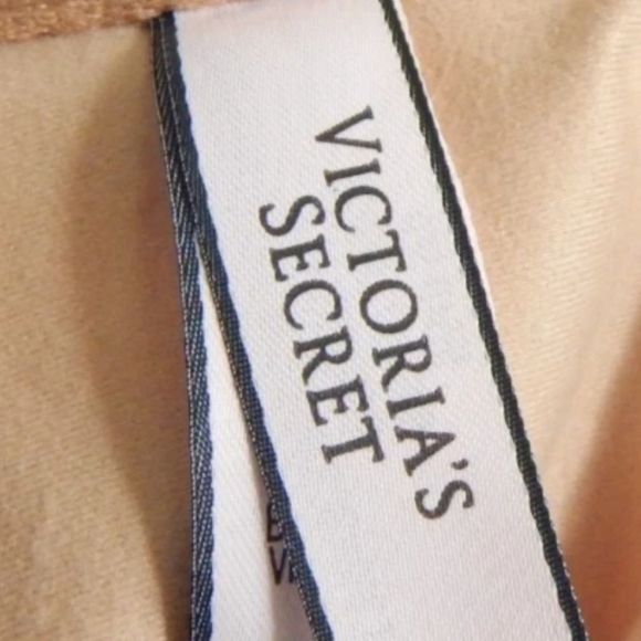 Victoria's Secret Perfect Shape Front Close Bra - Picture 3 of 4